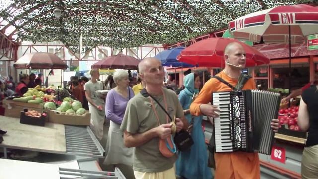 Харинама в Витебске на Полоцком рынке 18.07.2017г. часть4 смотреть онлайн