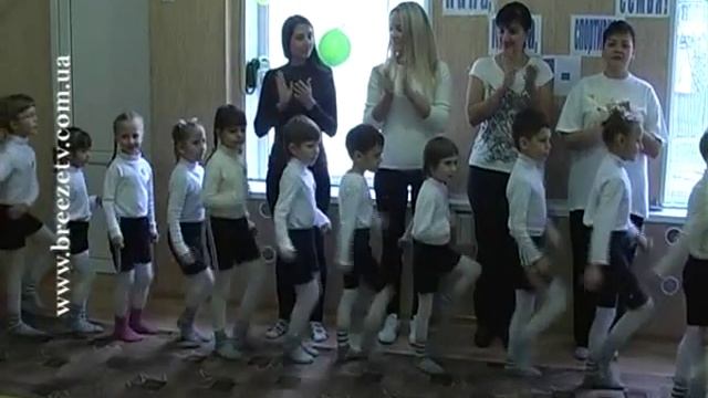 Як у Севастополі відбуваються заняття з фізичного виховання дітлахів у 122 дитячому садочку смотреть онлайн