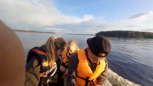 Лодочный мотор Ветерок 8 , после реставрации на лодке фрегат 340) запуск с пол оборота смотреть онлайн