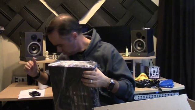 Laney IRT Studio Unboxing (2016) смотреть онлайн