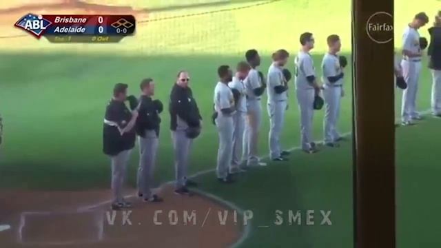 Мальчик поет гимн сквозь икоту смотреть онлайн