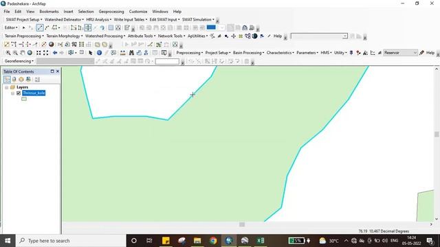 How to Cut/Split polygons in ArcGIS смотреть онлайн