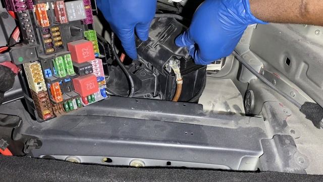 How to Remove and install Mercedes S550 Auxiliary battery,Additional battery. W222 Battery. смотреть онлайн