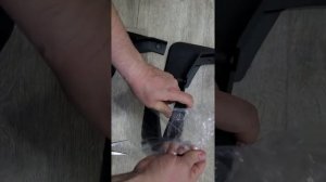 Распаковка брызговиков на JAC J7