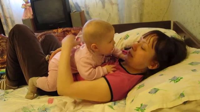 Сонька балуется с мамой смотреть онлайн