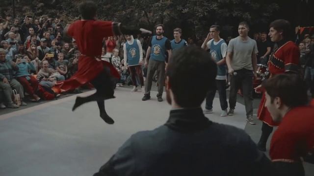 Лезгинка VS Брейк-данс. Что лучше?? смотреть онлайн