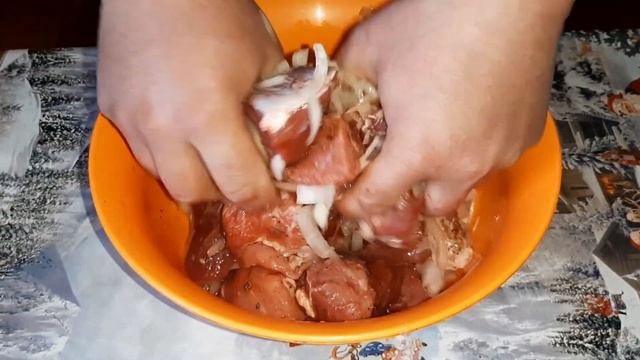 Очень вкусный и простой шашлык на природе!!! смотреть онлайн