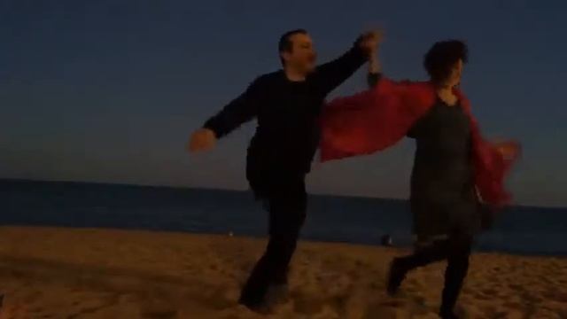 Barselona sahilinde salsa смотреть онлайн