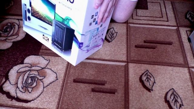 Распаковка посылки из Тайваня с Thecus N2810 смотреть онлайн