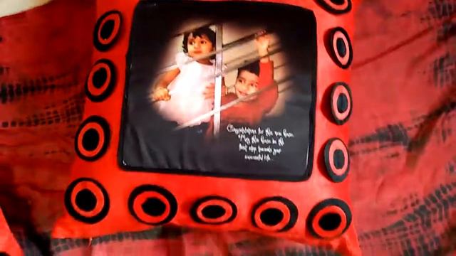 Foto pillow red смотреть онлайн