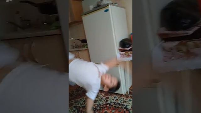 Я - Мухаммадхофиз - люблю спорт... смотреть онлайн