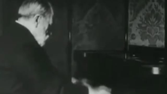 Saint-Saëns plays Valse Mignonne смотреть онлайн