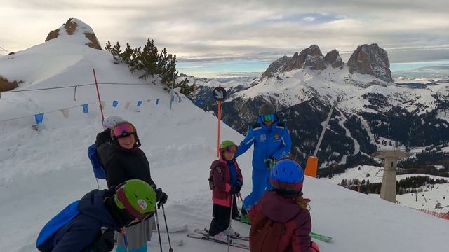 Canazei instructions before starting a black run смотреть онлайн