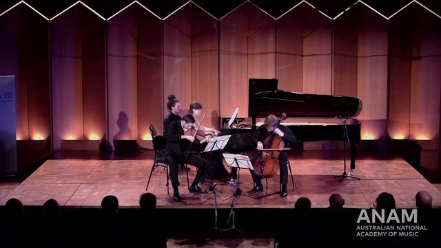 FELIX MENDELSSOHN Piano Trio no 2 in C minor – III Scherzo & IV Finale смотреть онлайн
