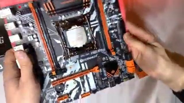 HUANANZHI X99-ZD4 Осмотр смотреть онлайн