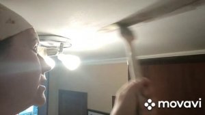 Шаг 2 , шпаклёвка трещины от протечки на потолке