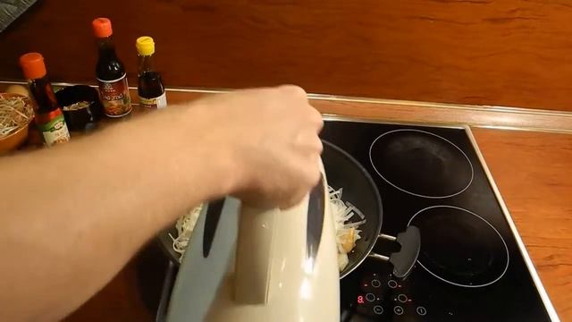 Лапша Пад Тай с креветками. Готовим дома # 4 смотреть онлайн