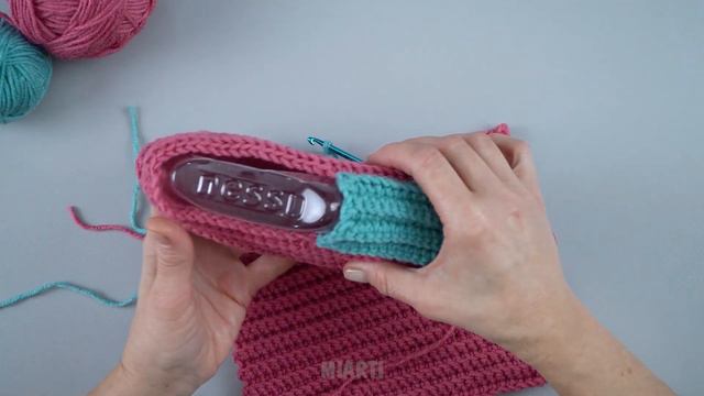 Crochet simple slippers tutorial for beginners! смотреть онлайн
