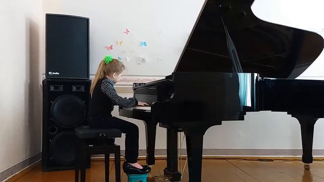 Войтышена София.6 лет. И.С.Бах.Менуэт соль минор смотреть онлайн
