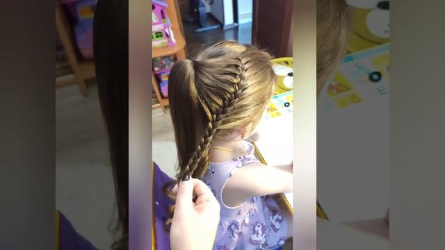 Простая прическа в детский сад ??Simple hairstyle in kindergarten. смотреть онлайн