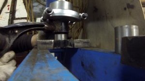 Toyota LandCruiser 200 Замена сайлентблоков и шаровой в верхнем рычаге.