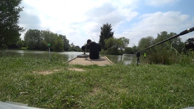 Вам лучше это не видеть!!! Рыбалка на карпа с поверхности. смотреть онлайн