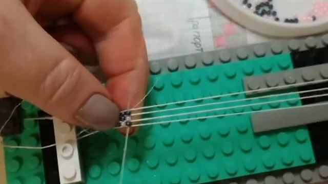 МК тканый браслетик на 3 бисеринки смотреть онлайн