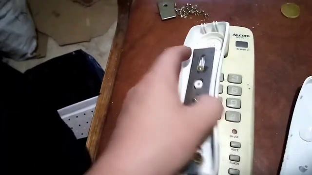Сколько выдит цветного металла с телефонного аппарата. смотреть онлайн