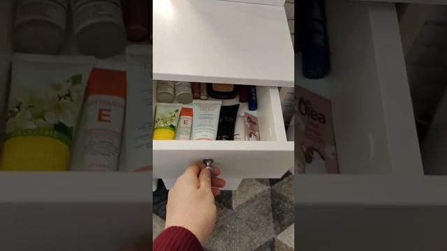 Гримерный столик с зеркалом и лампочками 2РЕ60 смотреть онлайн