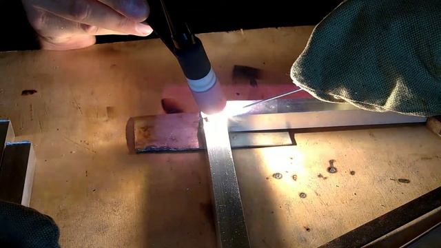 Tig электросварка алюминия Сварог Tig 200 P DSP AC DC смотреть онлайн