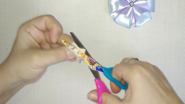 Цветы из лент. Цветы канзаши. Цветы своими руками. смотреть онлайн
