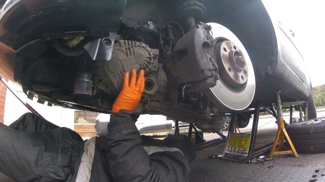 2009 Vauxhall Zafira 1.9L Diesel Clutch Replacement смотреть онлайн