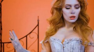 у тебя есть хобби бегать за мной как зомби