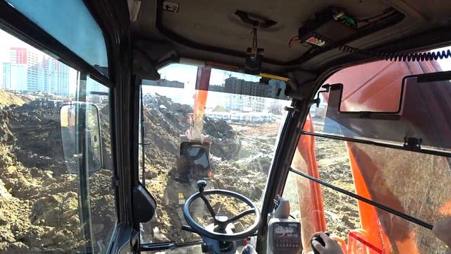 Гружу мусос с кучи (Разрабатываю полку под экскаватор)