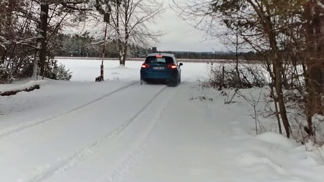 2017 Ford Fiesta in the Snow смотреть онлайн