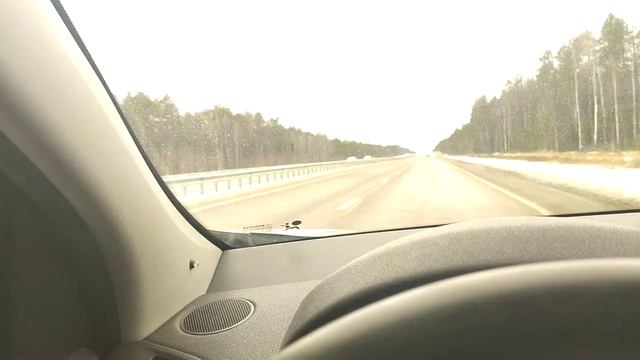 Рено ФЛЮЕНС наперегонки с ПОЕЗДОМ смотреть онлайн