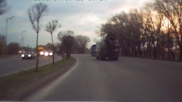 Гонки на миксерах . смотреть онлайн