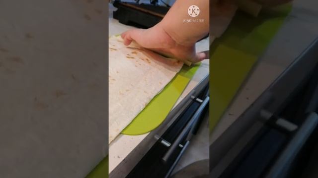 Хотдог в лаваше с беконом и сыром #этопищеблог смотреть онлайн