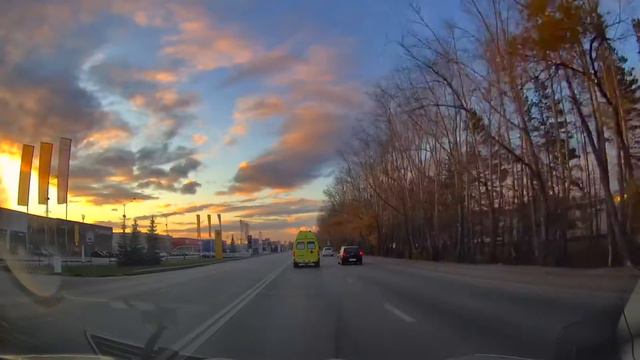 Движение на автомобиле из Боровского в Тюмень в предзакатное время смотреть онлайн