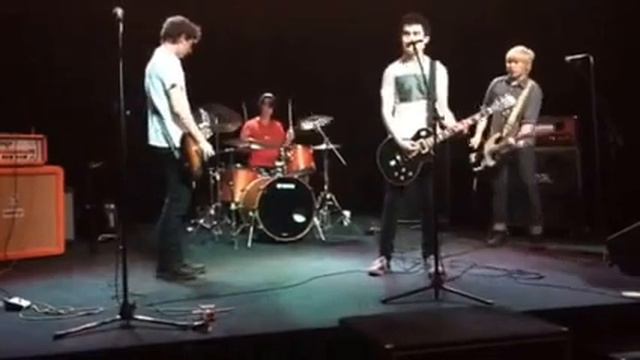 Frankie The Pig cover..."Johnny B. Goode" смотреть онлайн