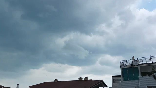 Джемете 19.06.23.Зеленое море, медузы.В ожидании дождя. смотреть онлайн