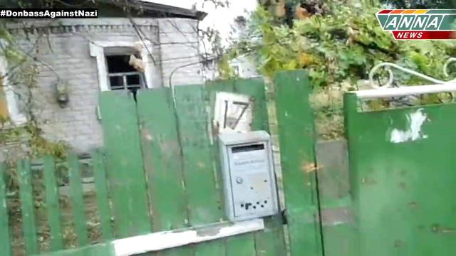 Донецк. Поселок Октябрьский. Разрушения после миномётного обстрела. 23.09.2014. смотреть онлайн