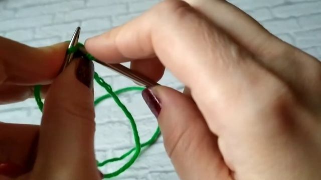 КРУГЛЫЙ ШНУР СПИЦАМИ НА 3/4/5 ПЕТЛЯХ. ЗАВЯЗКИ ДЛЯ ШАПКИ, ПИНЕТОК, КРОССОВО СПИЦАМИ смотреть онлайн
