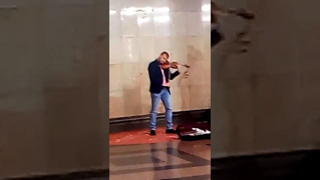Скрипач на станции метро курская смотреть онлайн