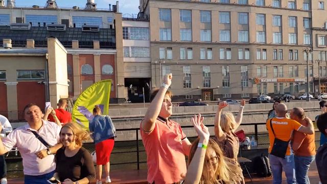 Рейв на кораблике смотреть онлайн