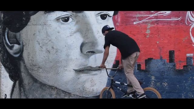 Vlien Boy & Montrose - Uh De Dus (Bmx Free style video) смотреть онлайн