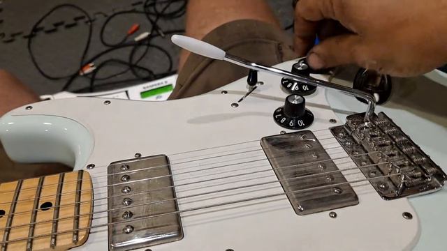 My Custom Modified Fender Blacktop Stratocaster HH смотреть онлайн