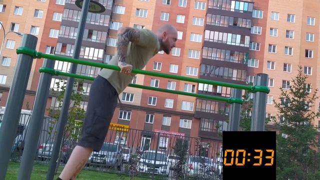 Установил рекорд в отжиманиях на брусьях. #брусья #рекорднабрусьях #челендж #воркаут #калистеника смотреть онлайн