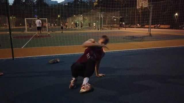 Это канал ARTEM GYM! (Мощная тренировка уличных атлетов) смотреть онлайн