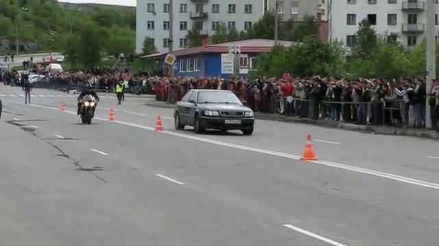 Дуэль: мотоцикл против машины смотреть онлайн